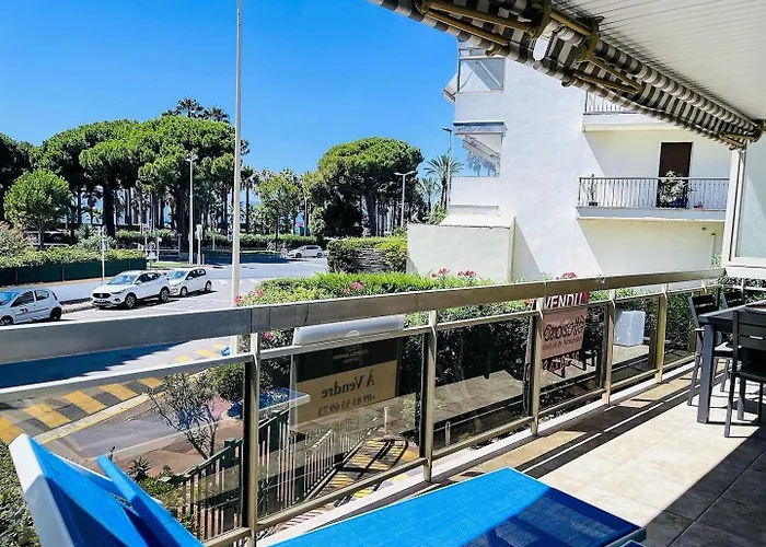 Cannes Palm Beach